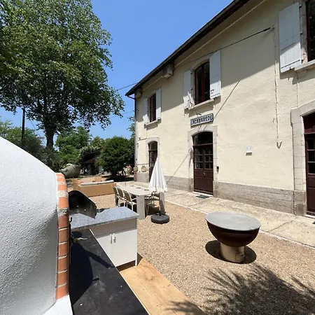 Апарт-отель La Gare De L'art - Gaestehaus Im Ehemaligen Bahnhof