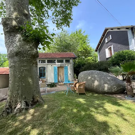 Aparthotel La Gare De L'art - Gaestehaus Im Ehemaligen Bahnhof 3*